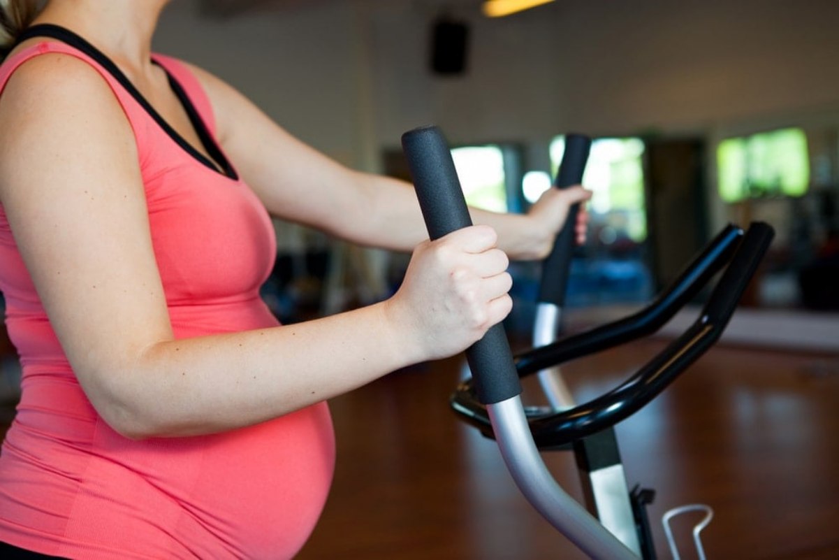 تأثیرات ورزش در دوران بارداری بر زایمان بدون درد
